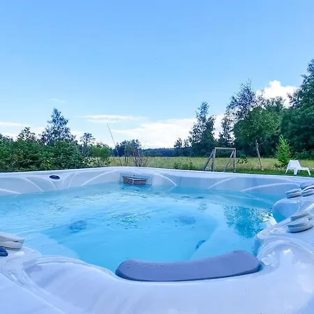 Le Du Lys Avec Jacuzzi Villa