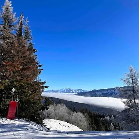 Le Du Lys Avec Jacuzzi Les Deserts (Savoie)