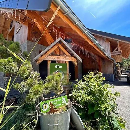 Le Du Lys Avec Jacuzzi Villa Les Deserts (Savoie)