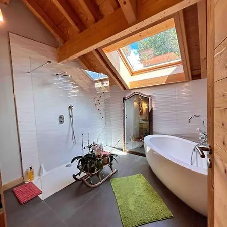 Villa Le Du Lys Avec Jacuzzi Les Deserts (Savoie)